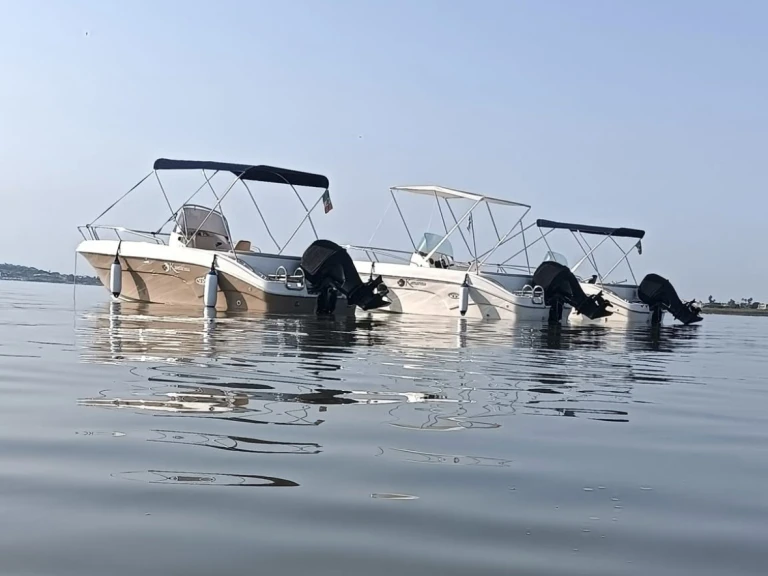 Hire Motorboat with or without skipper Kamarina Italy