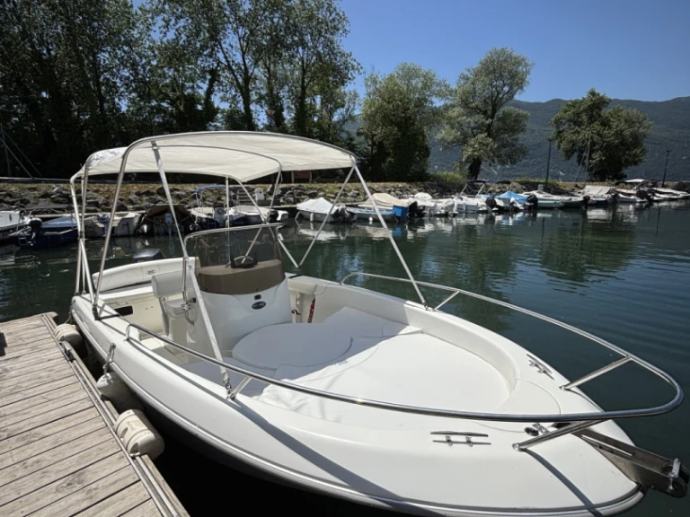 Hire a Sessa Marine Key Largo 16 Aix-les-Bains