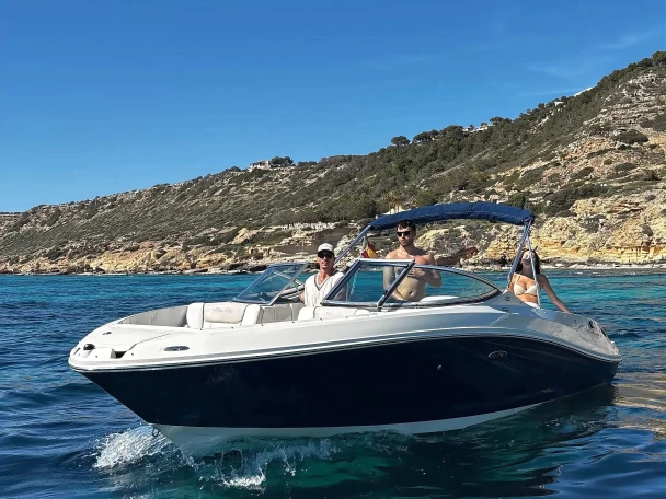 Hire a Sea Ray Sea Ray 230 Port d'Andratx