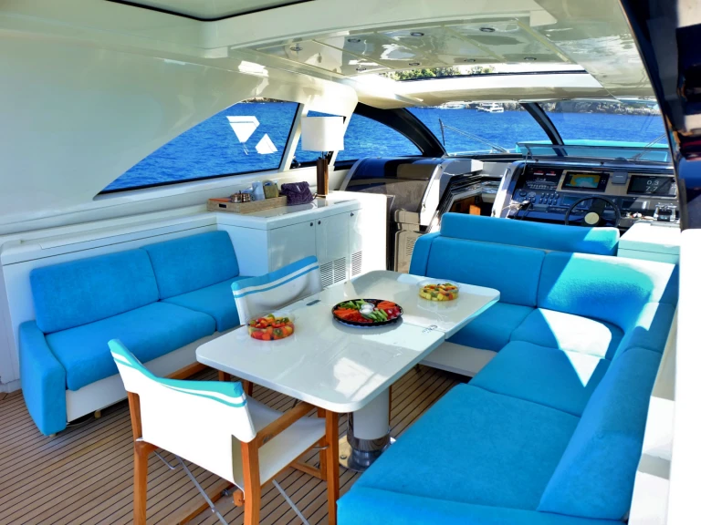 Luxury Yacht to hire Saint-Laurent-du-Var at the best price