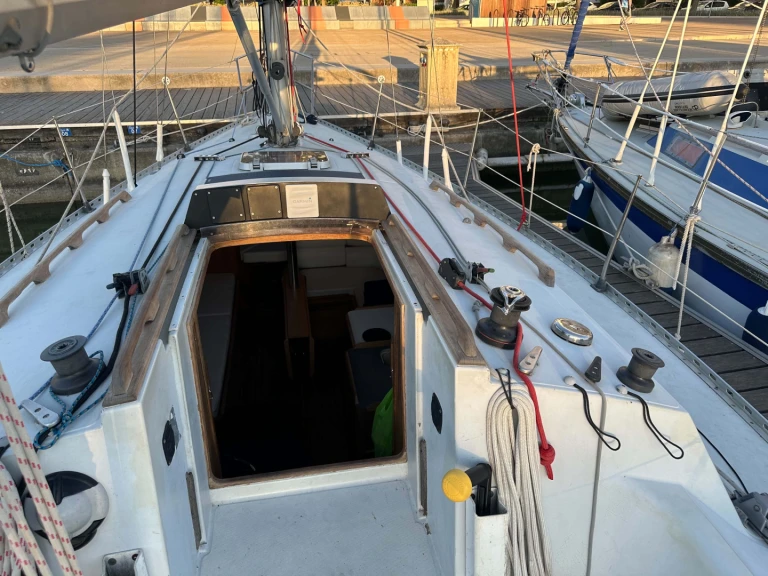 Hire Sailboat Kirie with a boat licence