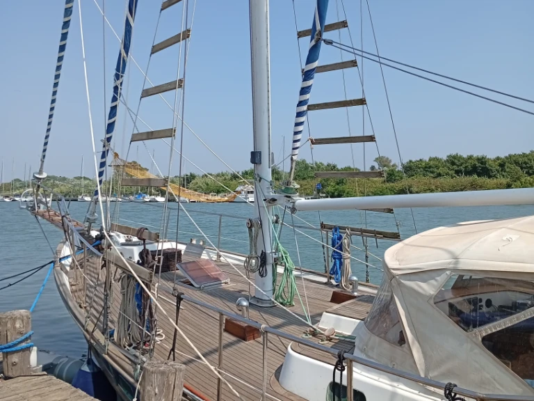 Sailboat hire in Porto Turistico Di Roma (Ostia) - Schooner Staysail