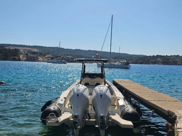 Hire RIB Nuova Jolly with a boat licence