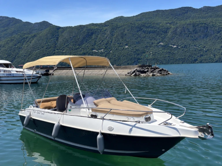 Hire Motorboat Cap-Ferret with a boat licence