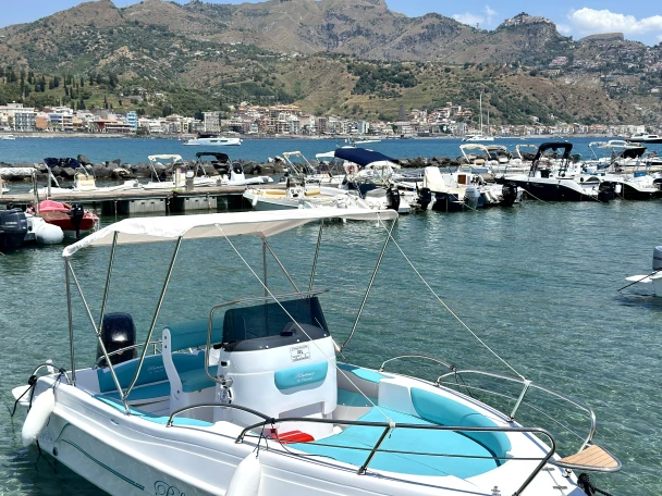 blumax 19 pro Blumax 19 Pro charter bareboat or skippered in  Taormina