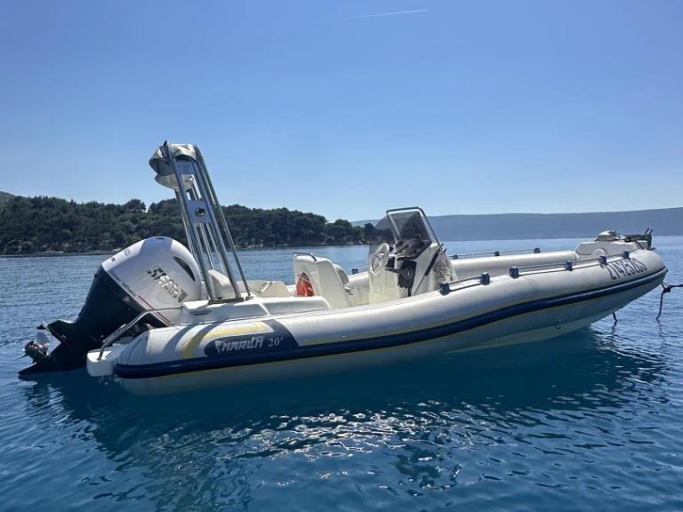 Charter a Marlin Boat 20 in Cres on Samboat