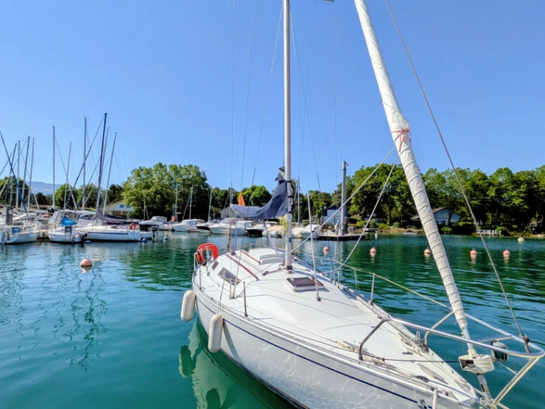 Charter a Bénéteau First 26 QR in Sciez on Samboat