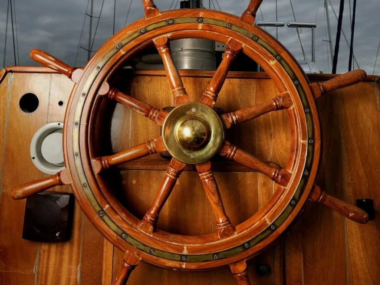 Hire a Traditional Wooden Yacht Virgo Perigiali