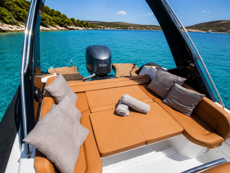 Hire a Salpa Salpa Soleil 28 Parga