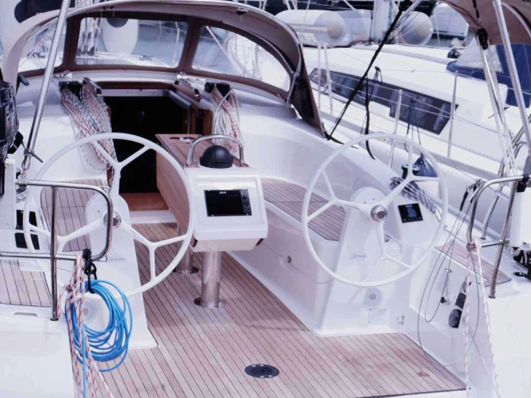 Yacht charter Lefkáda - Bavaria Cruiser 34 on SamBoat