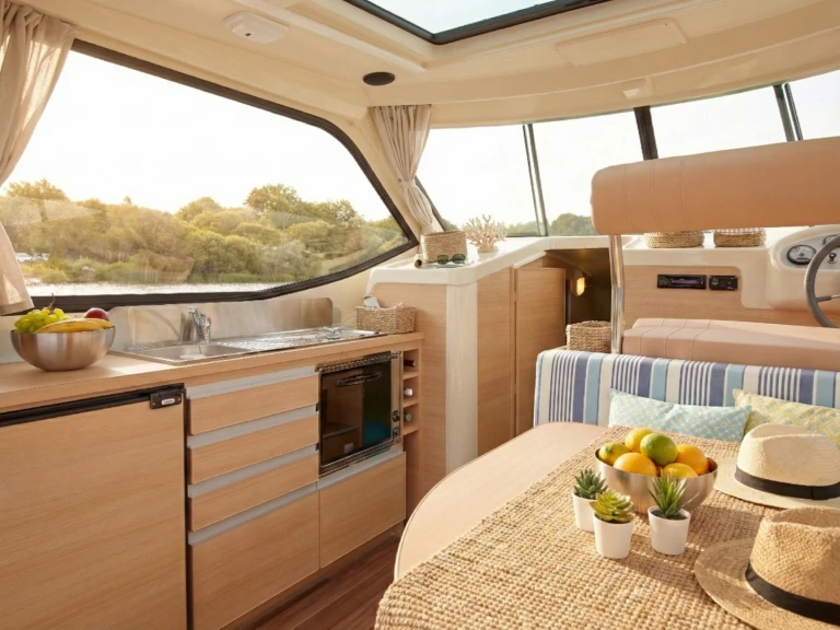 Motorboat to hire Port-sur-Saône at the best price