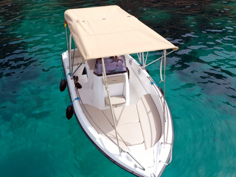 Charter a Compass PRO in Port d'Andratx on Samboat