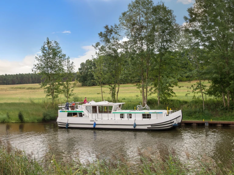 Pénichette Pénichette 1400 FB charter bareboat or skippered in  Joigny