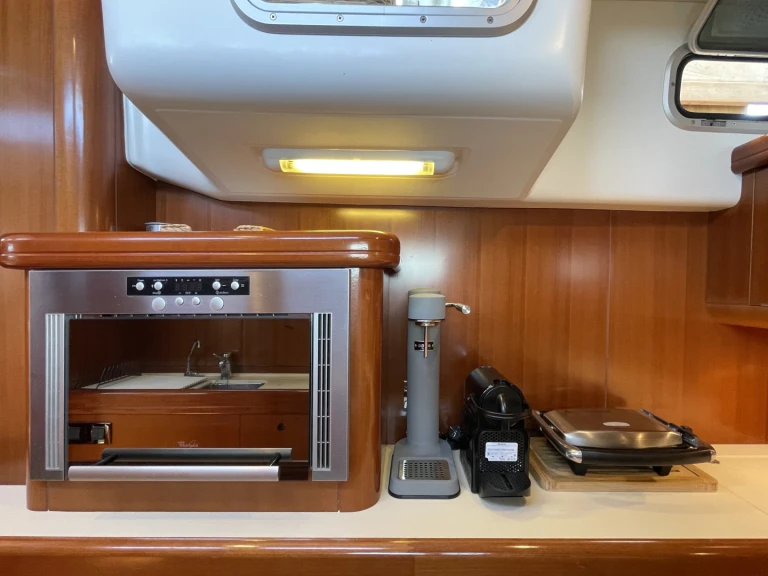 Hire a Bénéteau Beneteau 57 (Owner Version) Sithonia