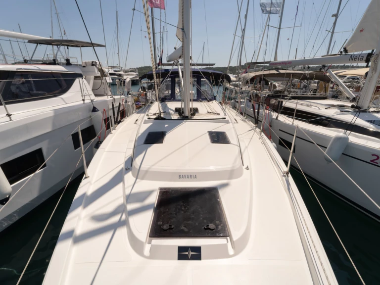 Sailboat to hire Pirovac at the best price