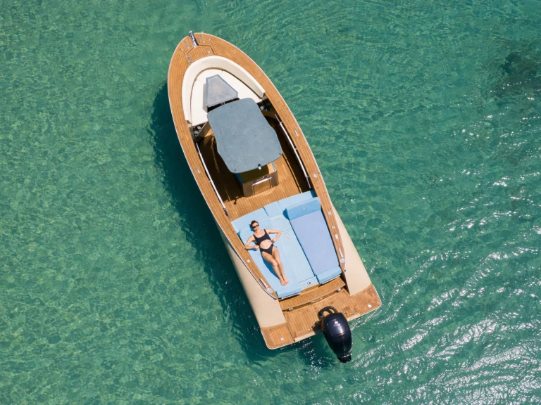 Charter a Lilybaeum Lily Levanto 25 in Port d'Andratx on Samboat