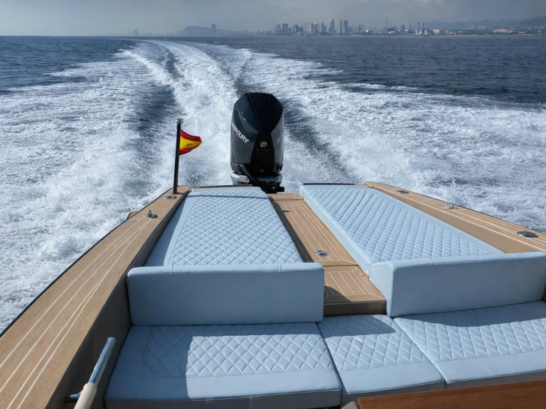 Hire a Lilybaeum Lily Levanto 25 Port d'Andratx