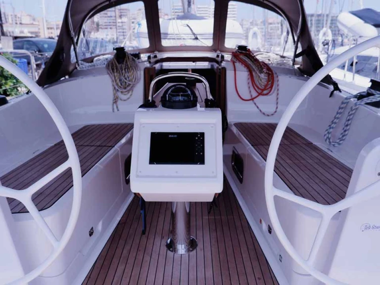 Hire Sailboat with or without skipper Bavaria Gouvia