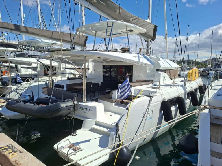 Hire Catamaran Lagoon with a boat licence