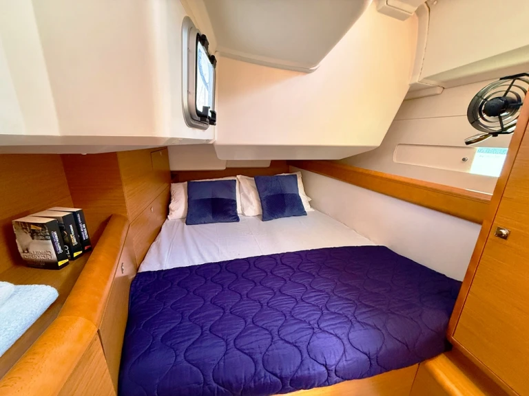 Yacht hire Nydri cheap Sun Odyssey 469