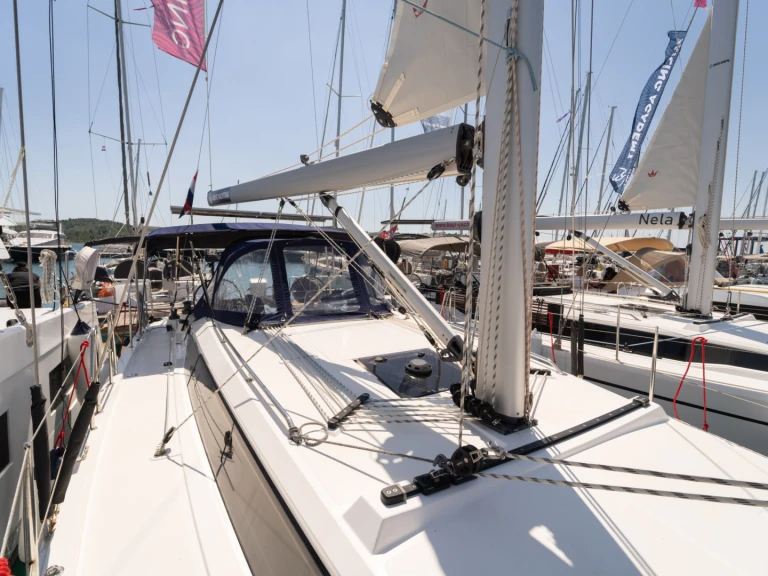 Hire a Bavaria Bavaria C38 Pirovac