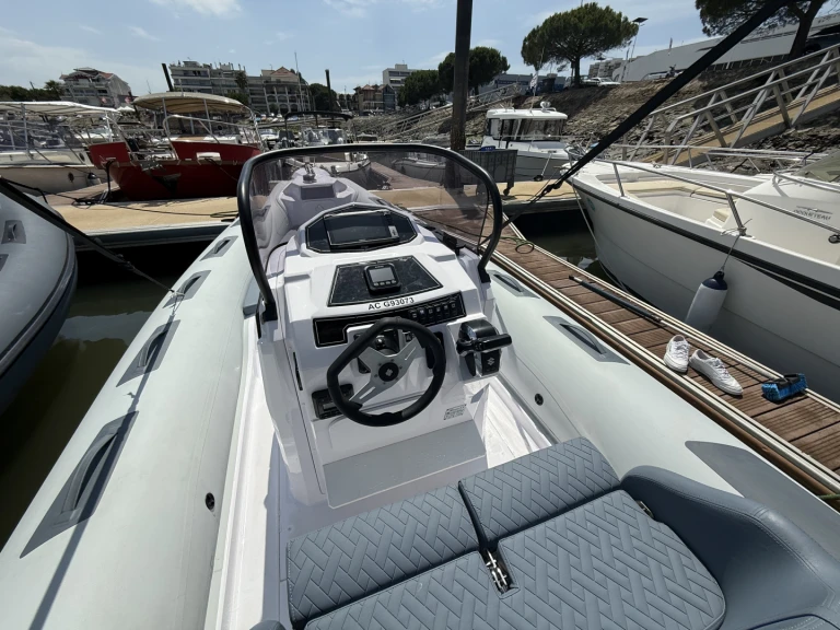 RIB hire in Arcachon - Ranieri Cayman 26 Sport Touring