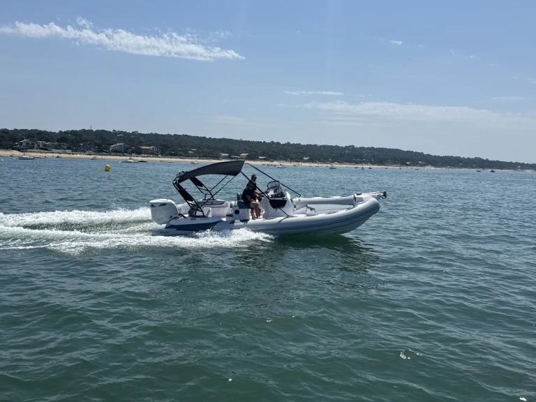 Hire RIB Ranieri with a boat licence