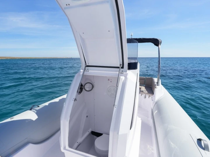 Hire a  Italboats Predator 700 Pula