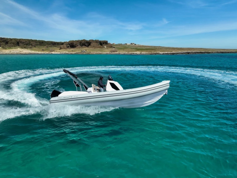 Yacht hire Pula cheap Italboats Predator 700