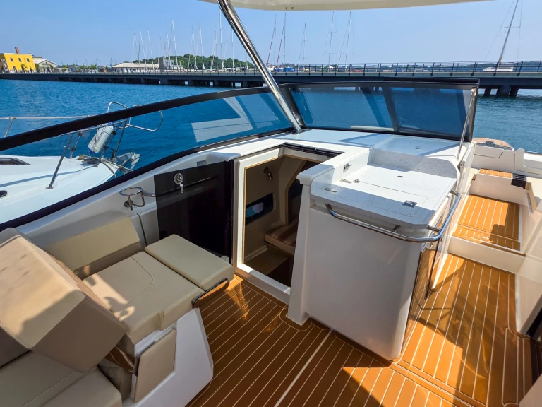 Aquila Aquila 32 Sport charter bareboat or skippered in  Pula