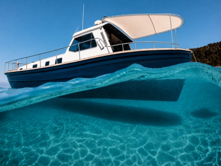 Charter a Menorquin MYABCA 32 in Cala Galdana on Samboat