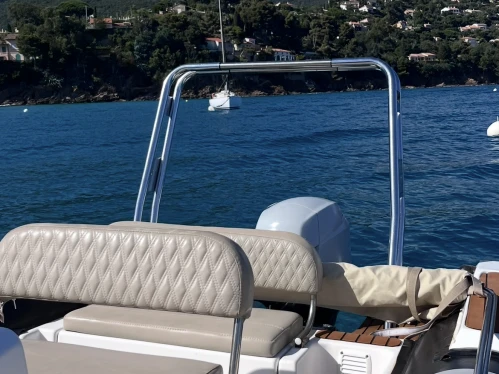 Charter a Tiger 620 pro Line  in Le Lavandou on Samboat