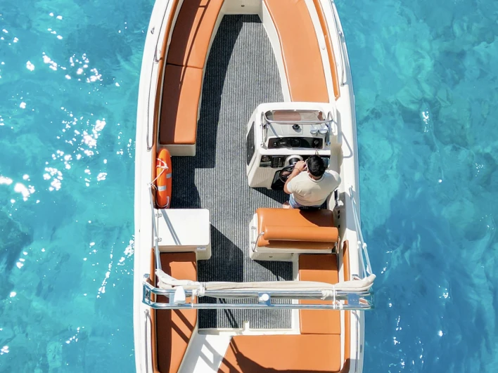 Motorboat to hire Laganas at the best price