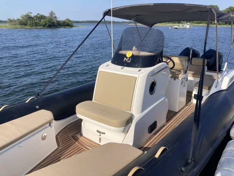 Hire RIB with or without skipper Nuova Jolly Sanguinet