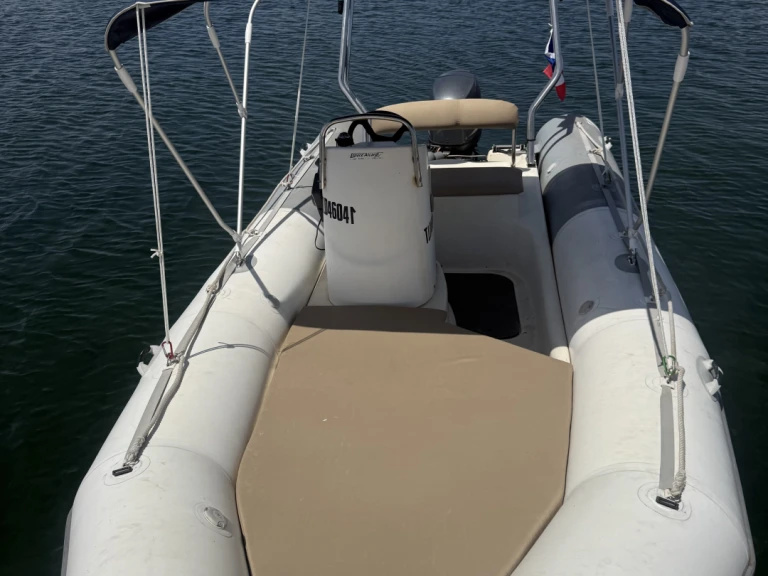 Yacht hire Le Brusc cheap Medline 500
