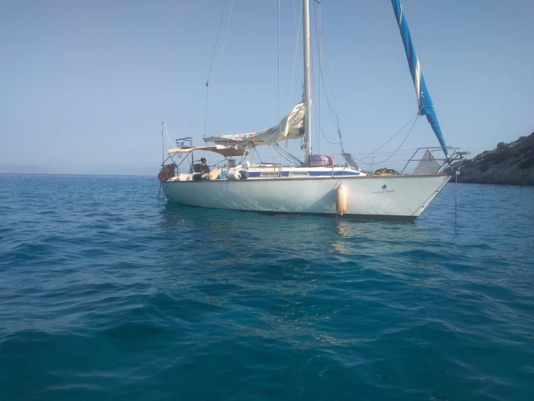Yacht hire Athens cheap Apollo 12