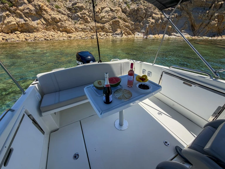 Motorboat to hire Marina de Dénia at the best price