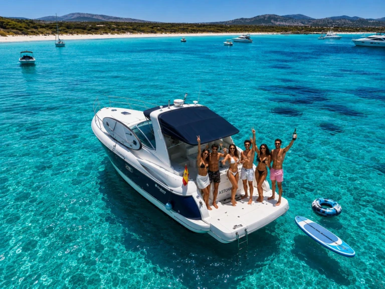Motorboat hire in Ibiza Town - Cruisers cruiser jacht 370