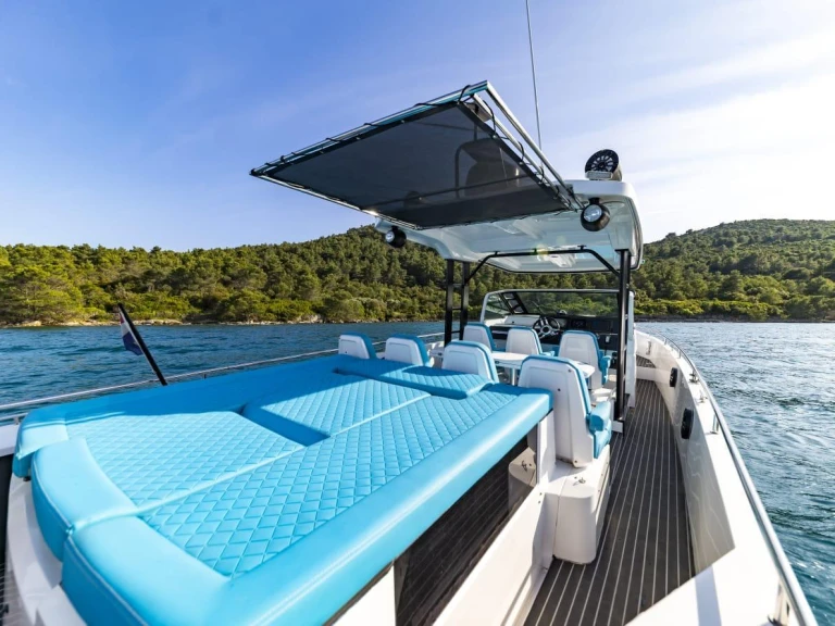 Yacht charter Bol - Axopar Axopar 37 Sun-Top on SamBoat