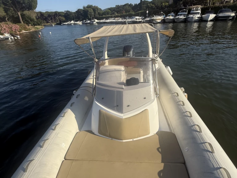 Charter a Capelli Tempest 850 WA in Mandelieu-la-Napoule on Samboat
