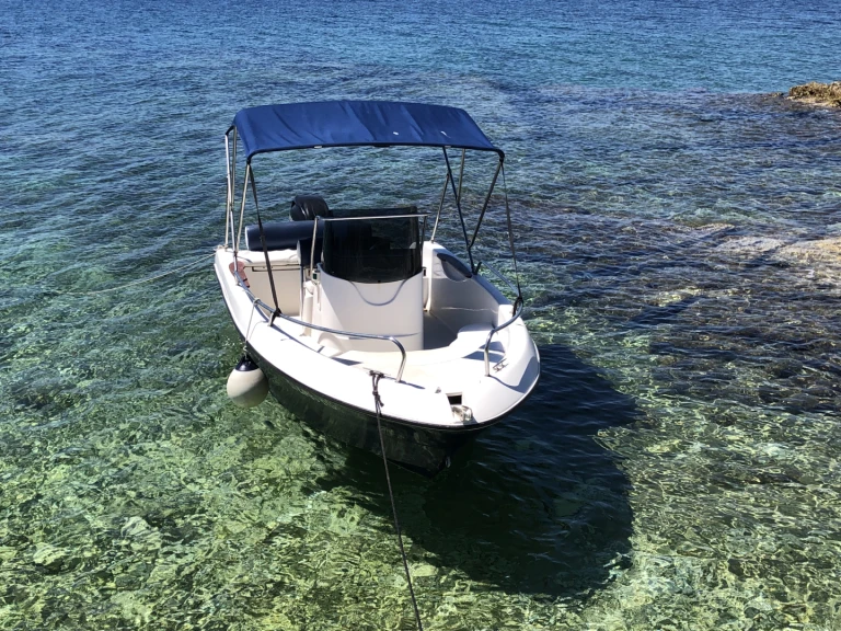 Motorboat hire in Medulin - Fisher Fisher 17