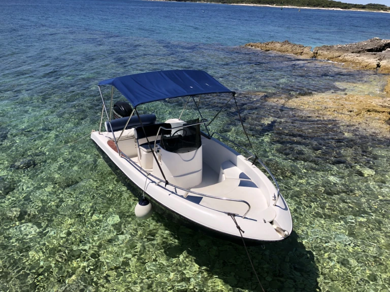 Charter a Fisher Fisher 17 in Medulin on Samboat