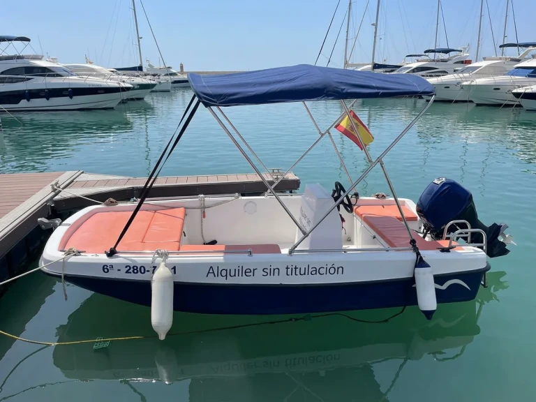 Yacht charter Club Nàutic Cambrils - Bond Yachts 13 on SamBoat