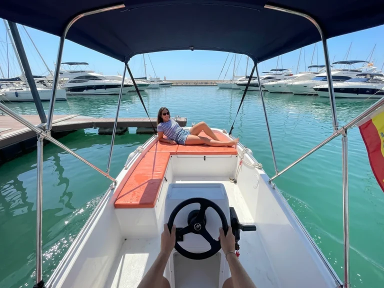 Motorboat hire in Club Nàutic Cambrils - Bond Yachts 13