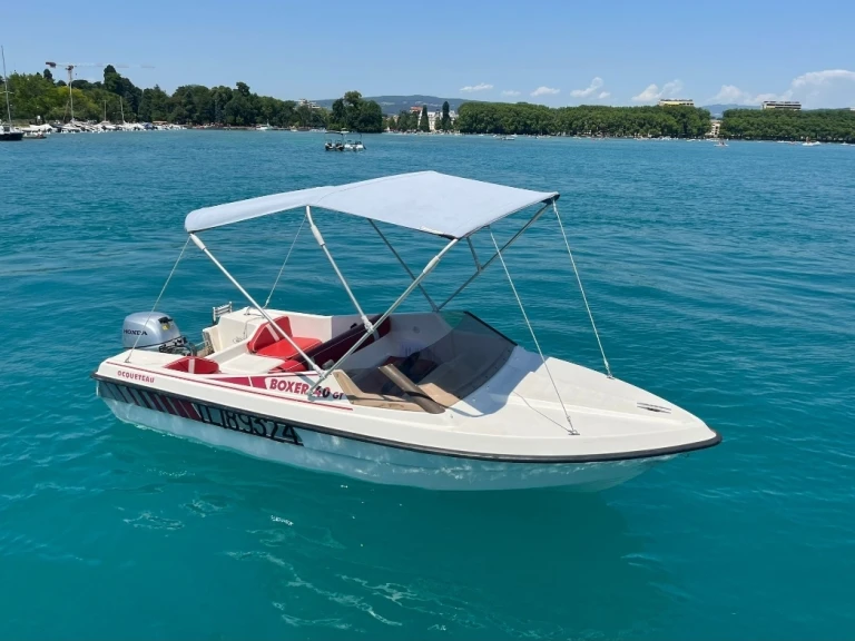 Motorboat hire in Annecy - BATEAU SANS PERMIS