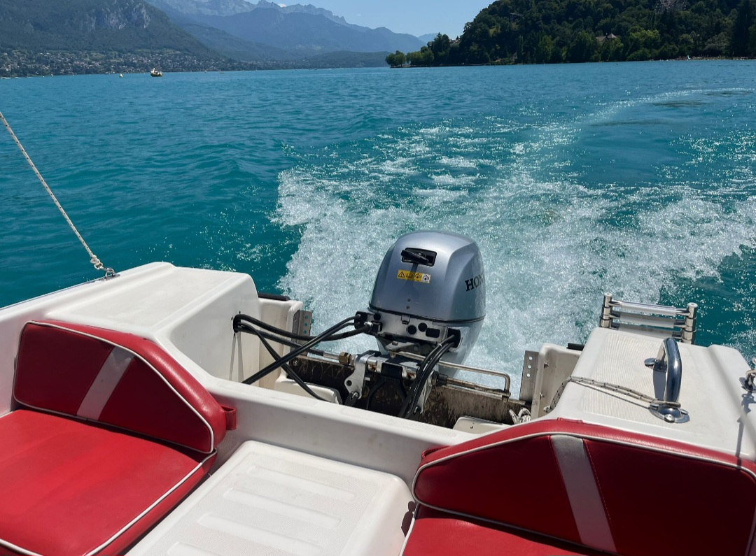 Yacht hire Annecy cheap PERMIS