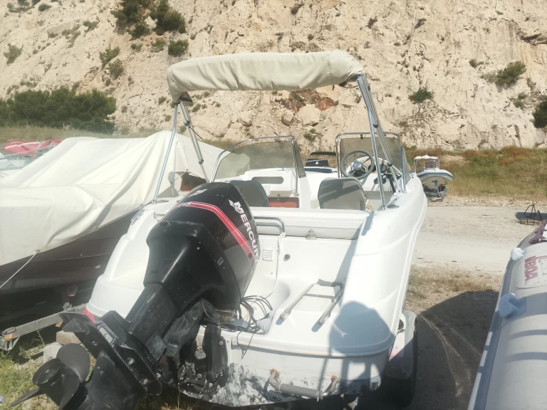 Charter a Quicksilver Activ 505 Open in L'Estaque on Samboat