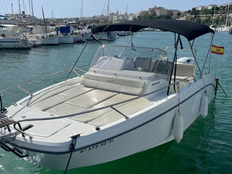 Yacht charter Marina deportiva de Menorca - Bénéteau Flyer 7 SUNdeck on SamBoat
