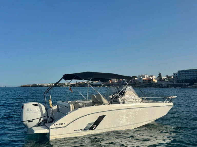 Hire Motorboat Bénéteau with a boat licence