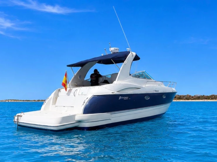 Yacht hire Ibiza Town cheap cruiser jacht 370